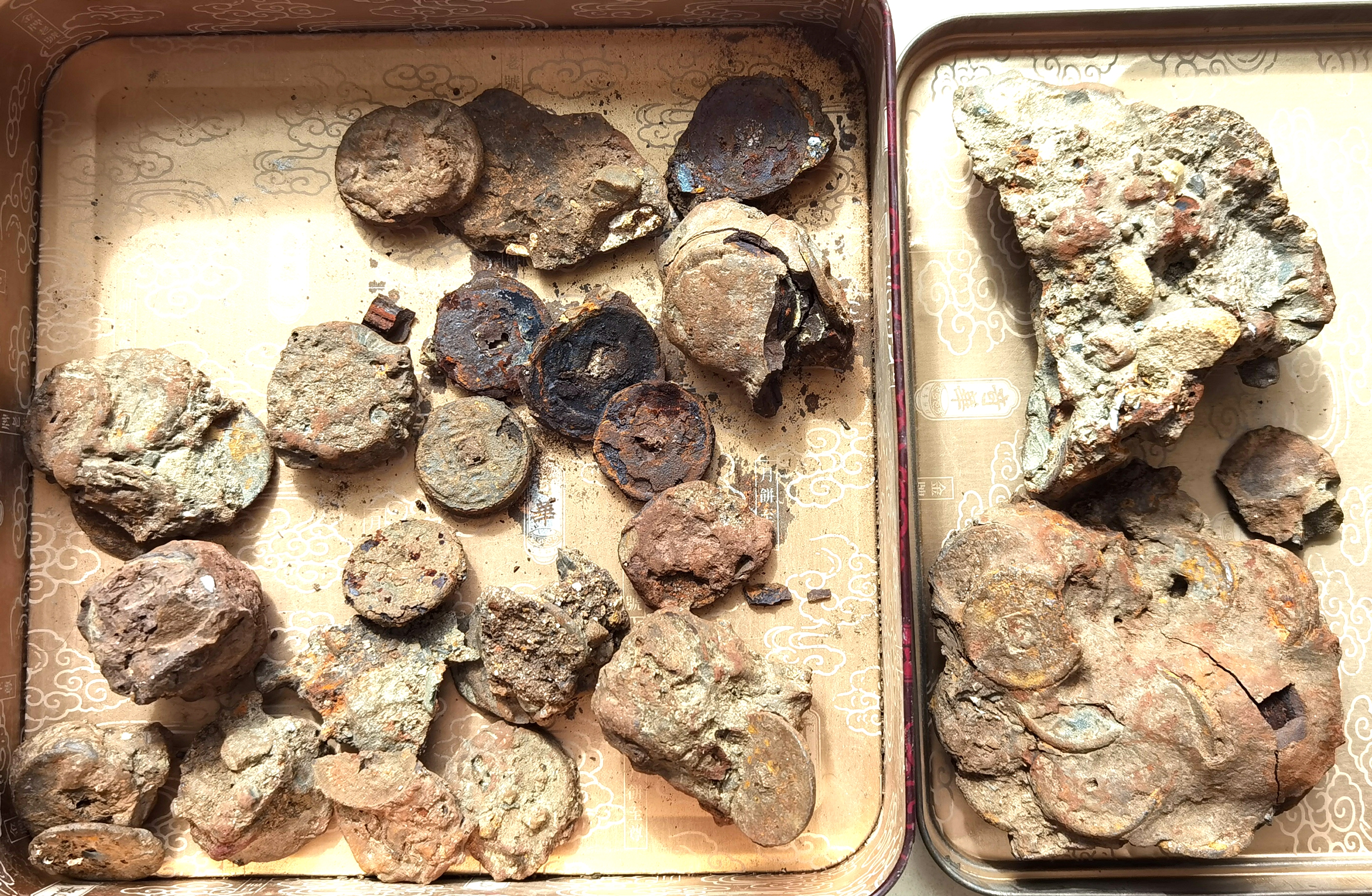 K7230, China 0.25 Kilogram Uncleaned Iron Coins in Clumps, AD 1200