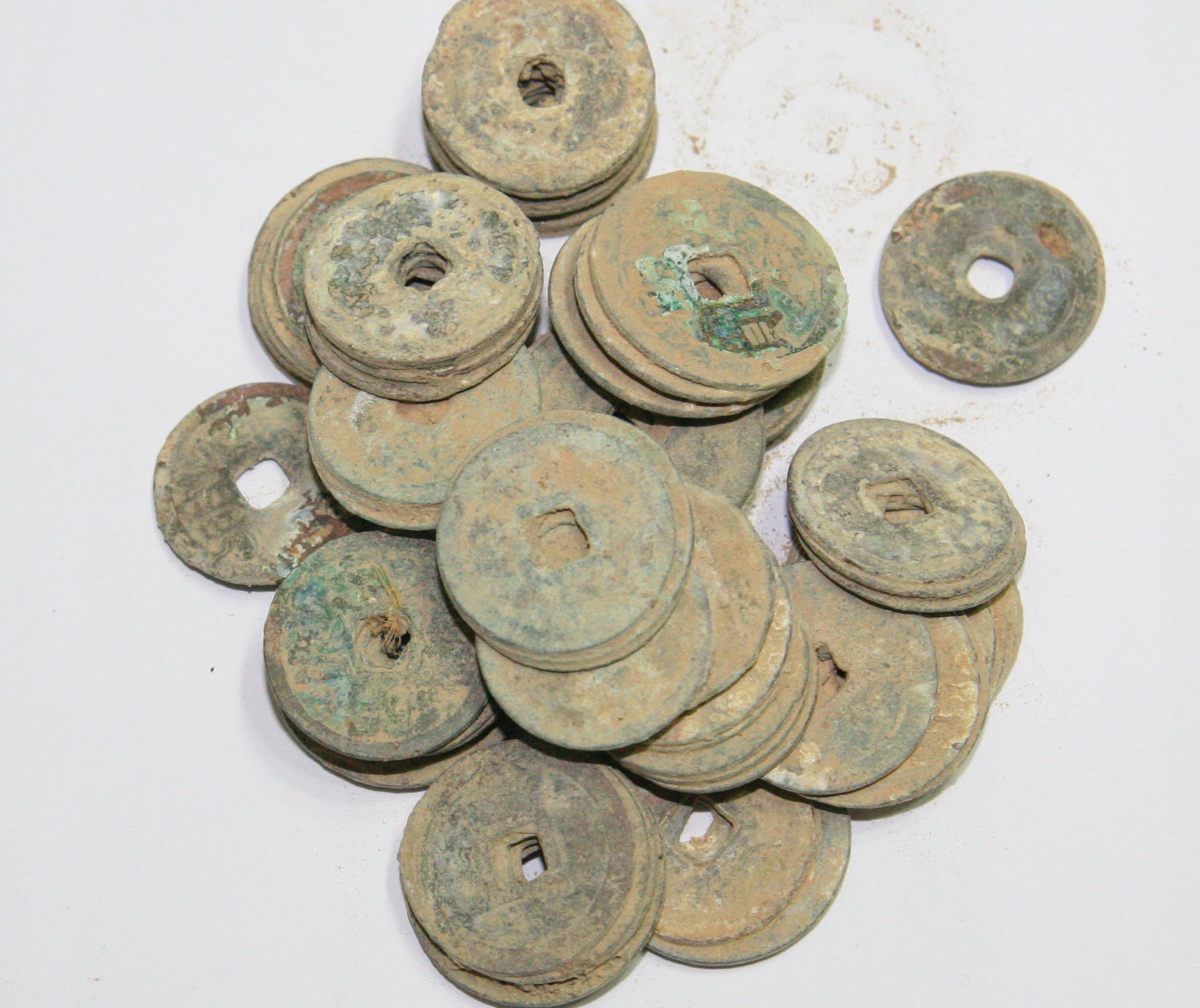 K7260, Annam (Vietnam) Uncleaned Coins in Clumps, AD 1800's, 0.25 Kg